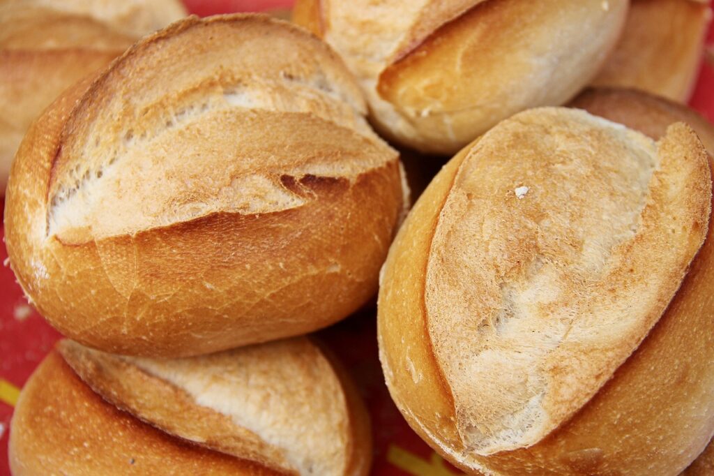 bread, buns, baked-3467243.jpg