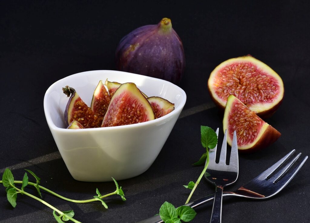 fig, cut open, dessert-3678012.jpg