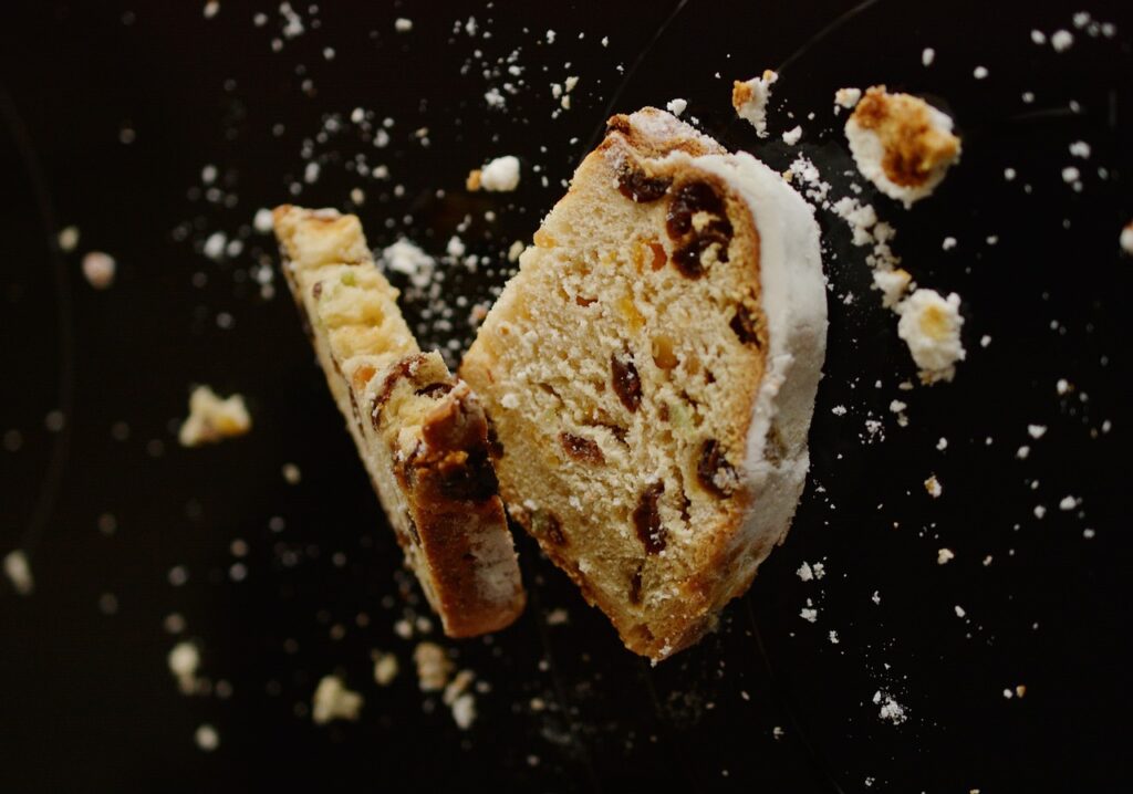 stollen, bread, crumbs-1768907.jpg