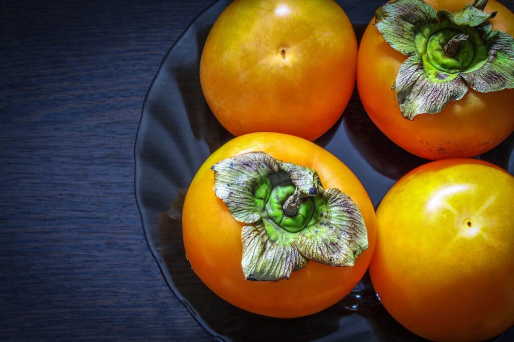 persimmon, four pieces, food-4656508.jpg